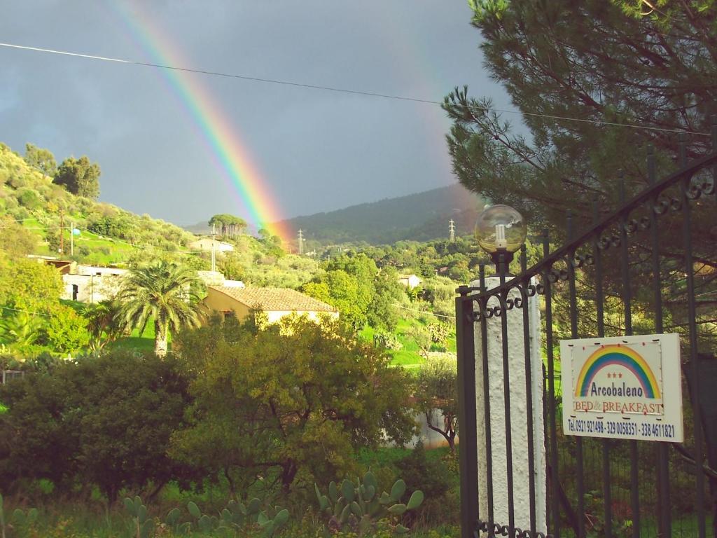 B&B Arcobaleno Чефалу Экстерьер фото